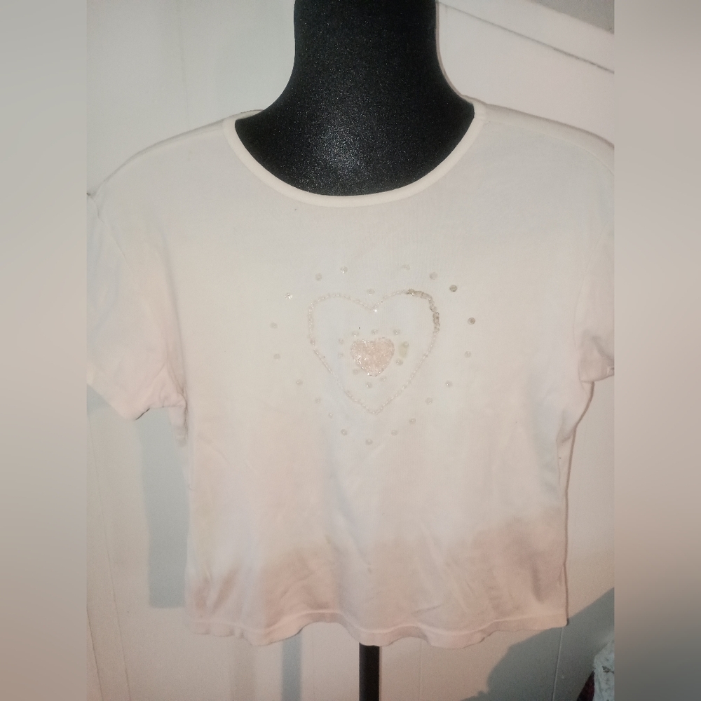 White T-Shirt with Heart Design Kawaii Cottage Core Y2K